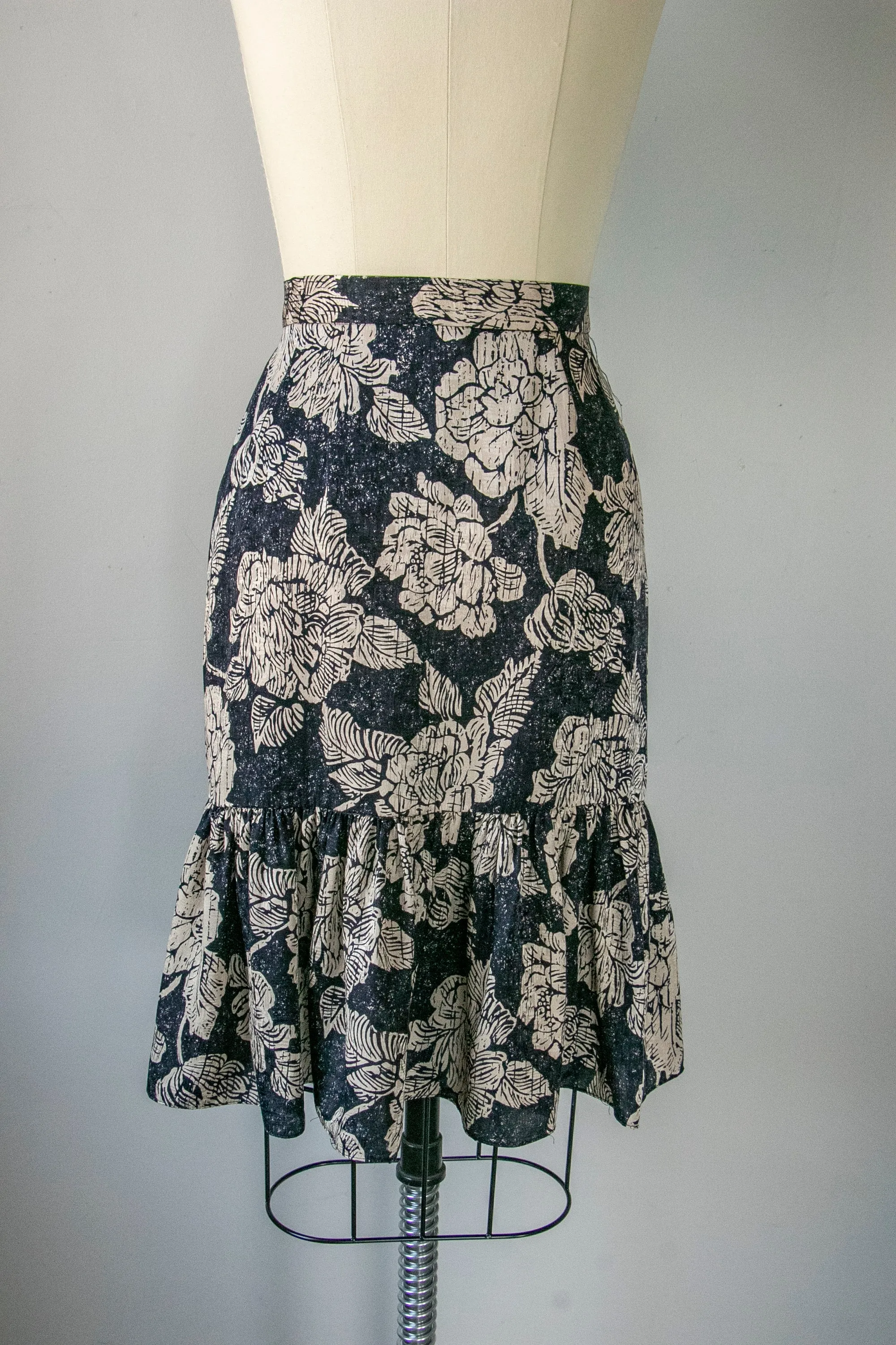 1980s Silk Skirt Anne Klein M