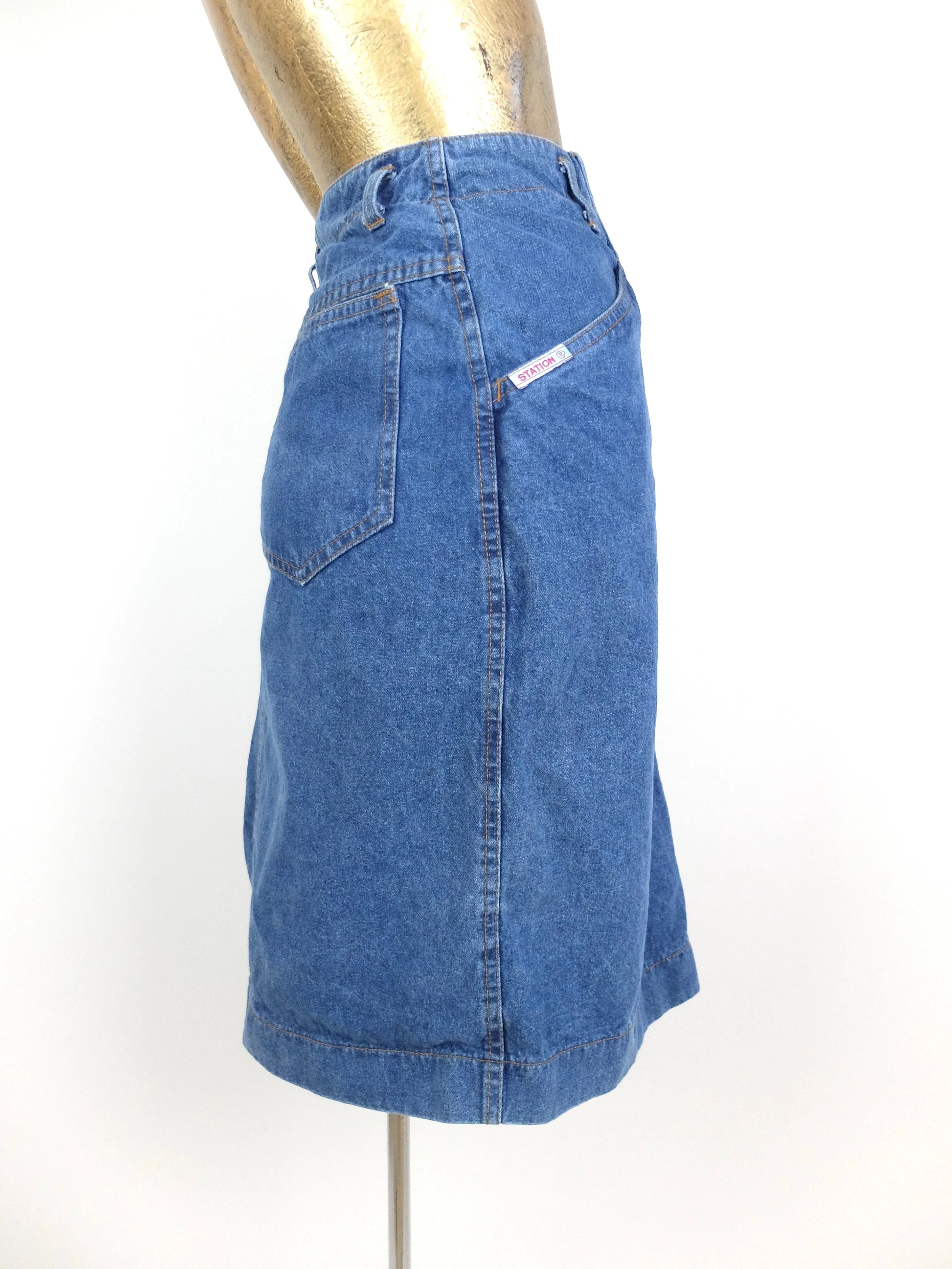 80s Utilitarian Medium Wash Denim High Waisted Snap Button A-Line Jean Mini Skirt