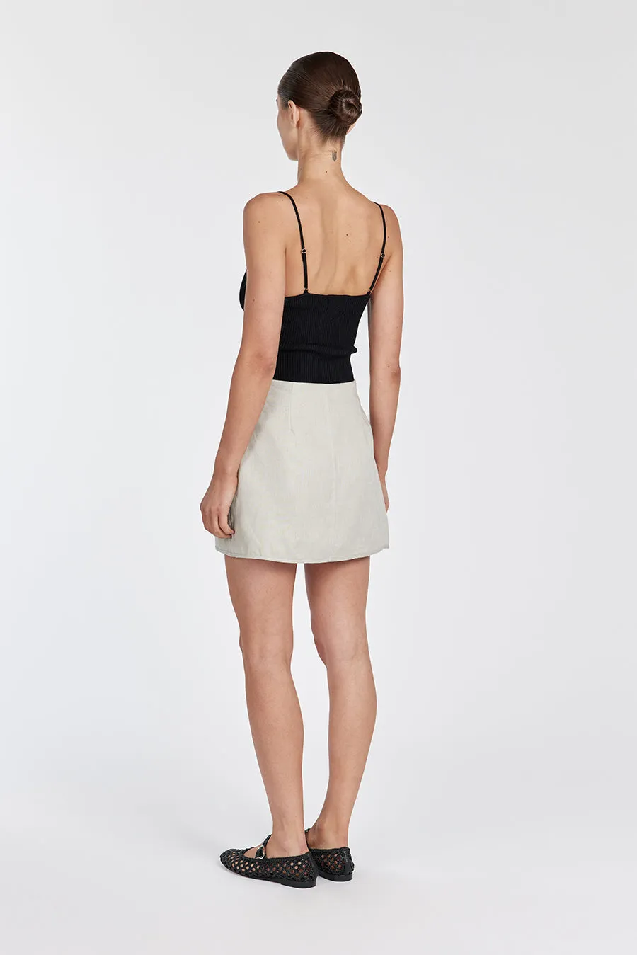 LULU LINEN CHALK WRAP MINI SKORT